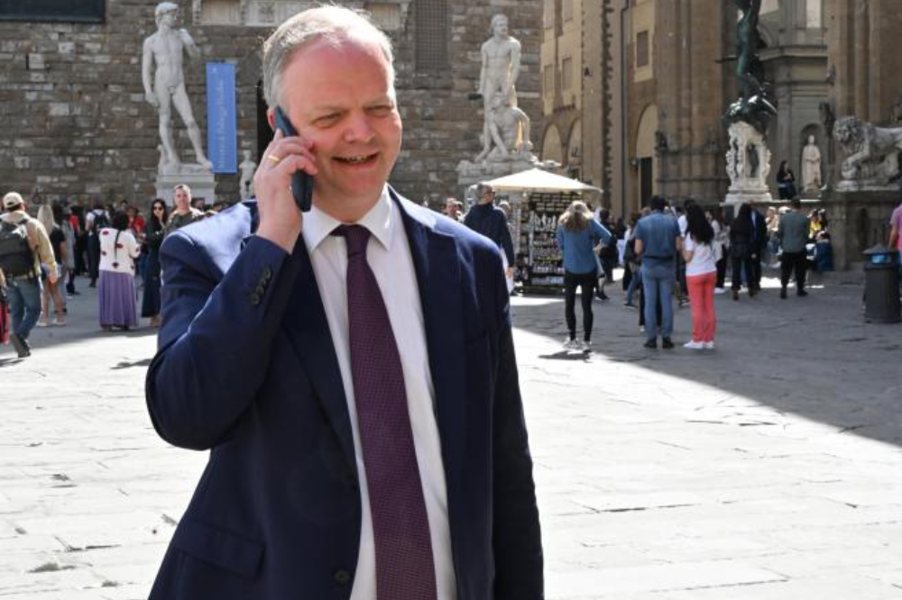 Schmidt: “Il Comune ha favorito mangificio a piazzale Michelangelo“