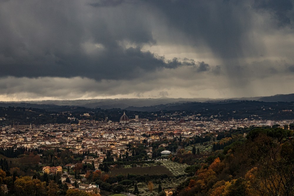Codice giallo a Firenze per la pioggia e rischio temporali forti