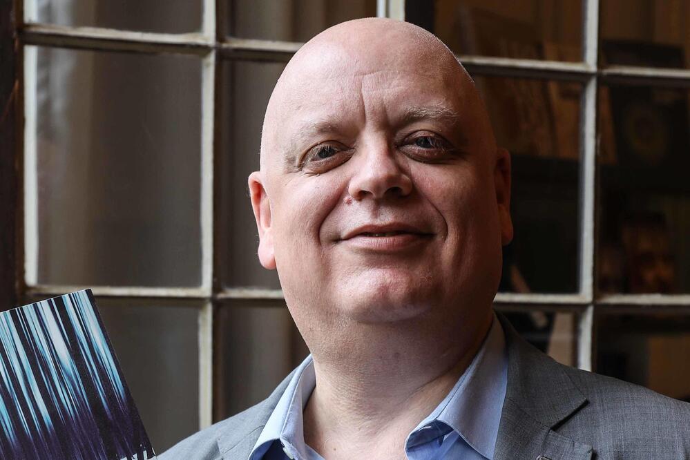 Neuroscienziato Montecchi risolve omicidi nel noir di Gigi Paoli