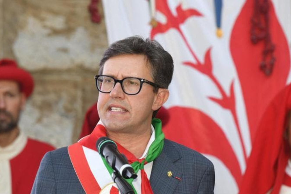 Dario Nardella ha votato con moglie e cagnolina