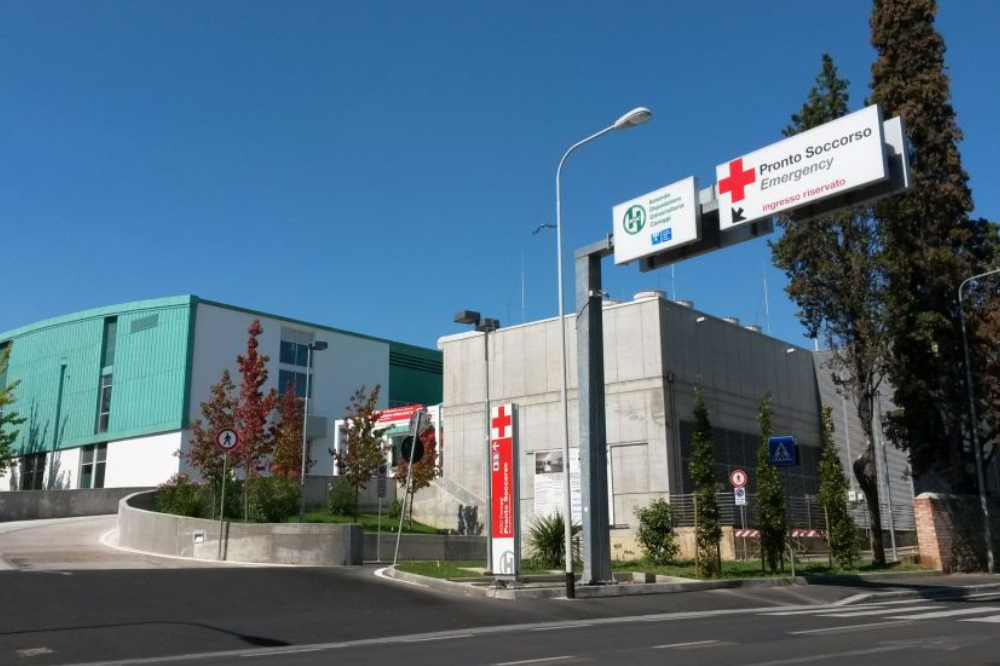 Scatta allarme furto in una ditta a Campi Bisenzio, grave l'uomo trovato privo di sensi