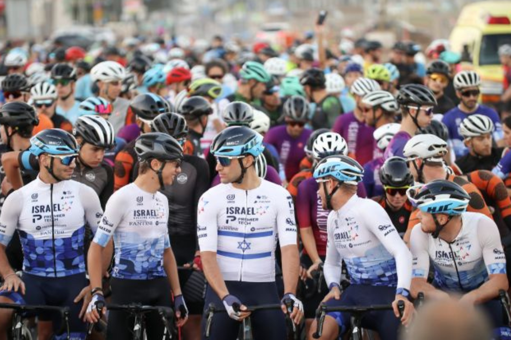 Tour de France, protesta pro Palestina per presenza team Israele
