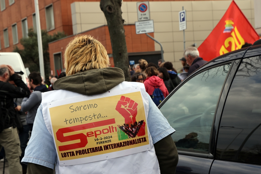 [AGGIORNATA] Rimosso presidio davanti magazzino Esselunga a Campi Bisenzio