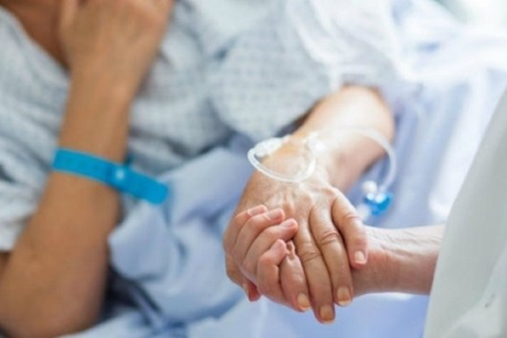 Rifiuta nutrizione artificiale, “le negano suicidio assistito“
