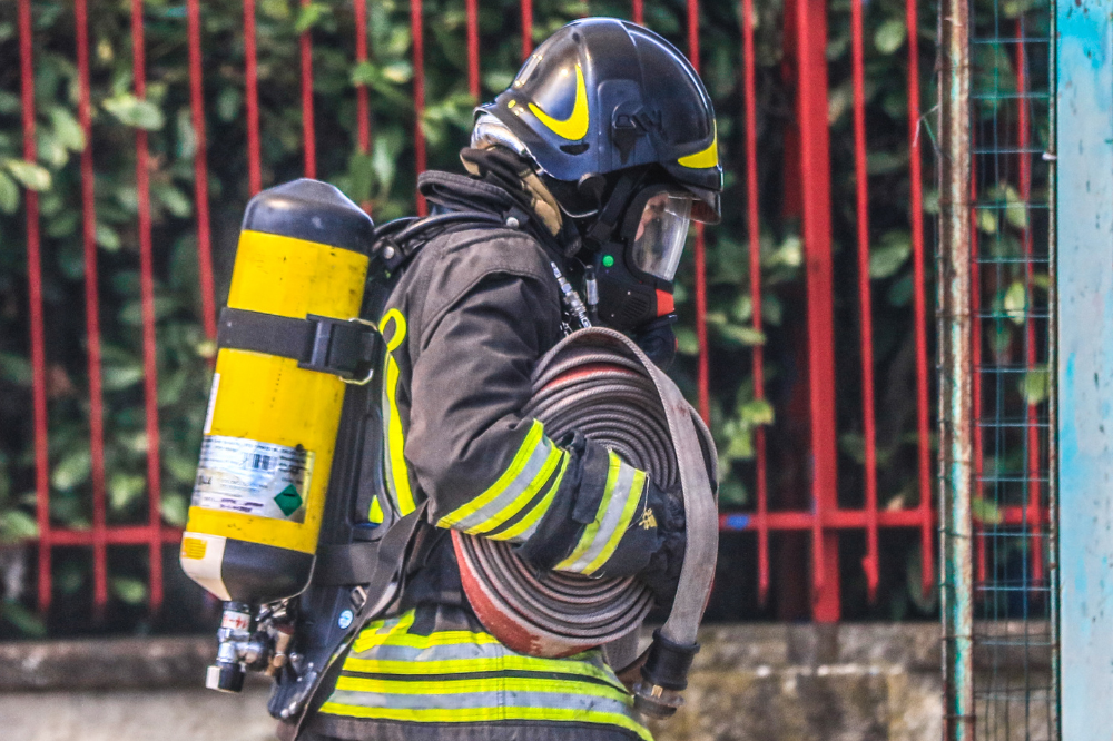 Incendio nella notte a Sesto Fiorentino