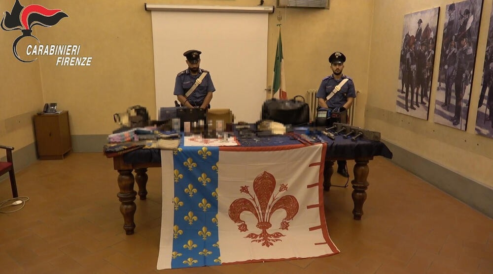 Colpo da 300.000 euro a Firenze, in carcere banda di ladri