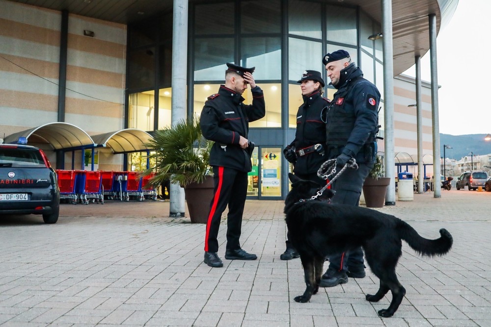 In albergo con 14 chili di hashish, tre arresti a Firenze