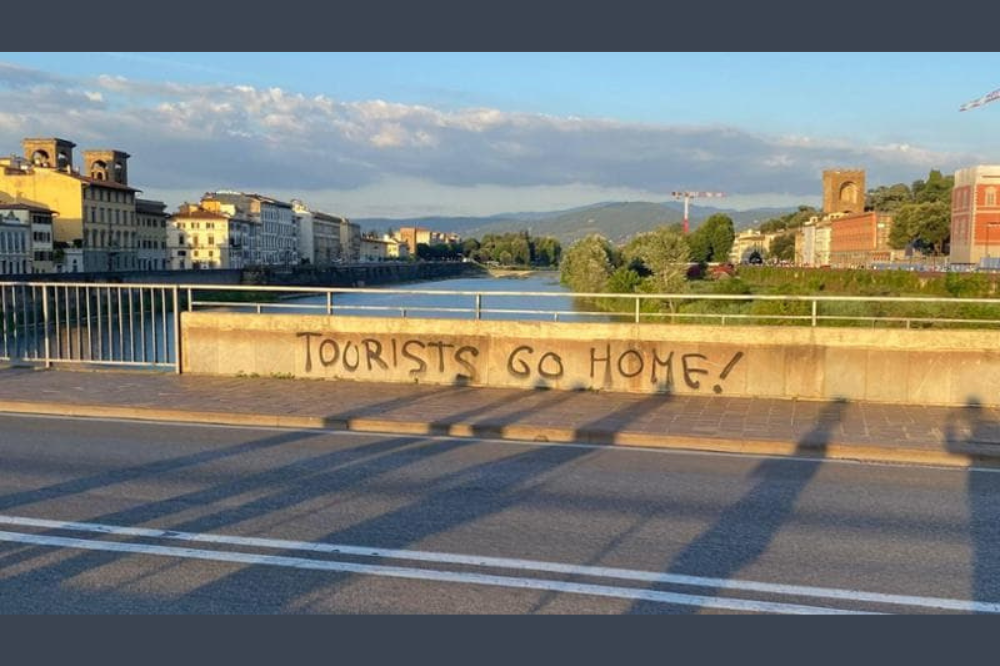 Funaro: “Scritte contro i turisti a Firenze non vanno bene”