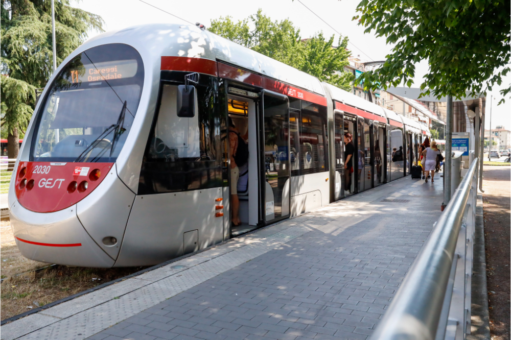 Lavori tramvia, stanotte verrà asfaltato viale Matteotti