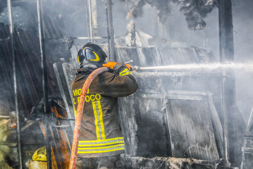 Incendio in appartamento nella notte a Campi Bisenzio 