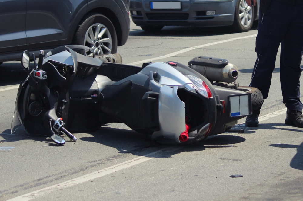 Scontro tra scooter e auto a Firenze, muore un 66enne
