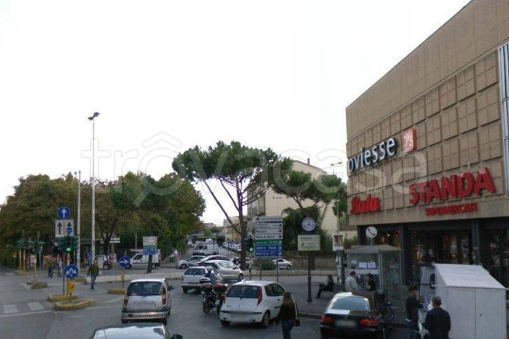Pullman perde olio e si blocca: traffico in tilt 