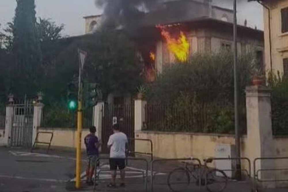 A fuoco appartamento a Firenze, nessun ferito