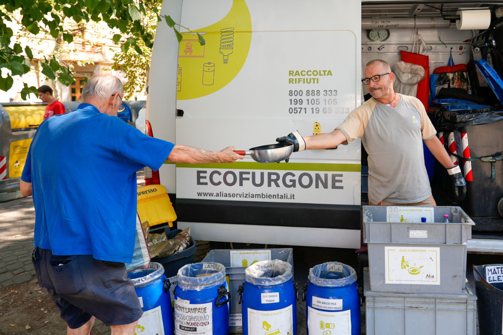 Si rafforza la rete degli Ecofurgoni di Alia Multiutility: il servizio che aiuta i cittadini a smaltire i rifiuti