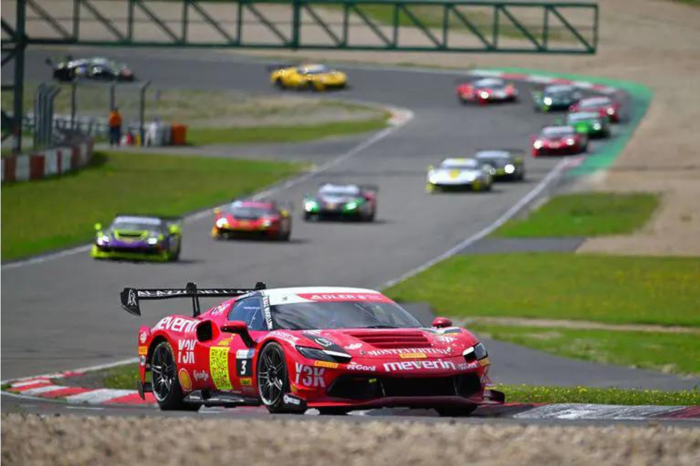 Max Mugelli in top 5 al Nurburgring