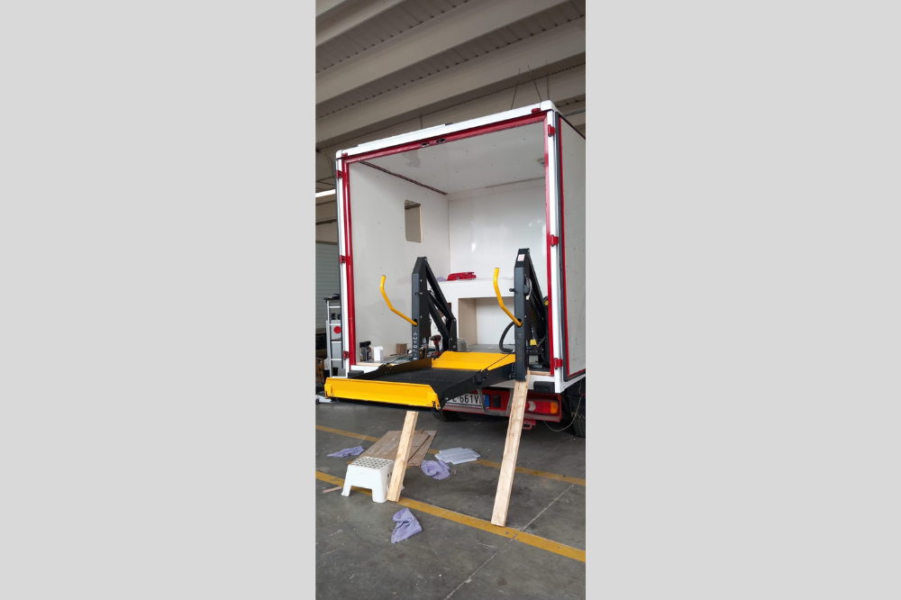 Il “Bagno Viaggiante” prende forma: ecco la rampa d\'accesso 