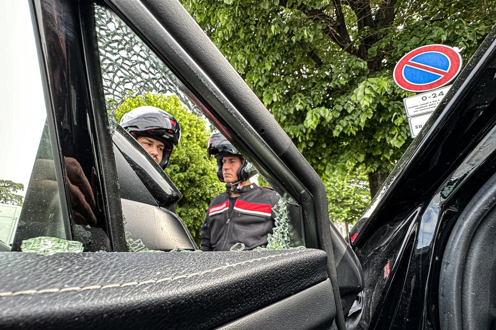 Ponte a Greve: infrange i finestrini di 4 auto per rubare, arrestato