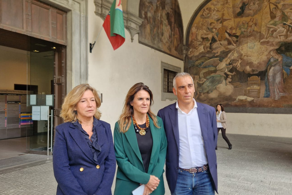 Petrucci, Bianchini e Sirello (Fdi): “Serve una camionetta dell'esercito davanti all'ospedale di Santa Maria Nuova”