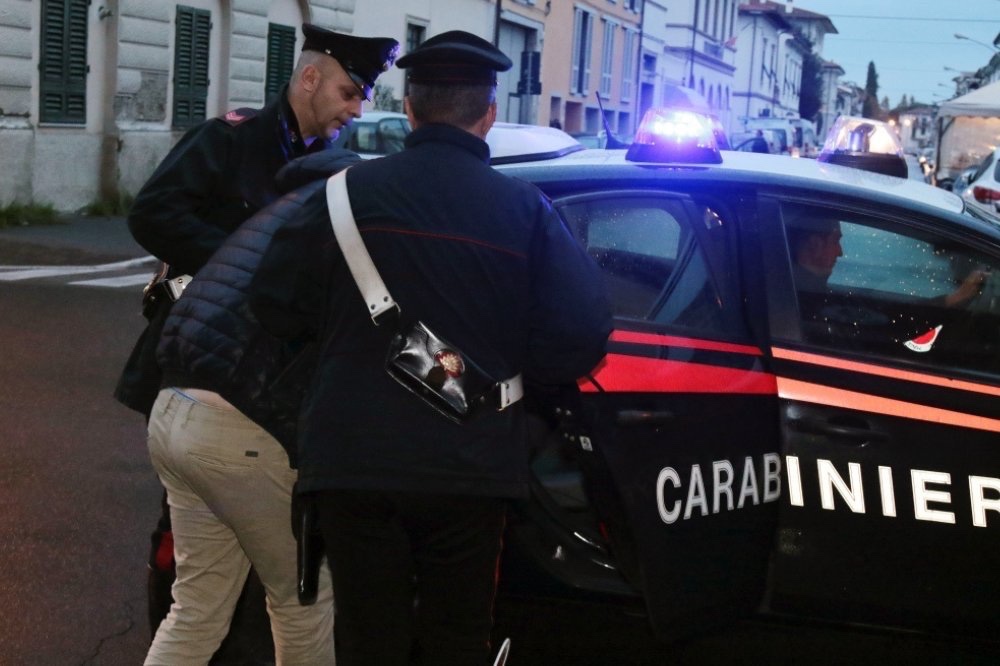 Accoltella il figlio minorenne, arrestato a Firenze