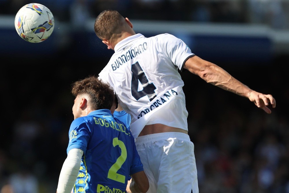 Napoli soffre ma vince, a Empoli basta Kvaratskhelia su rigore