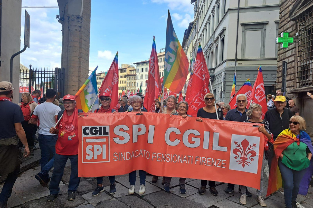 Firenze, si è svolta oggi la grande manifestazione per la pace