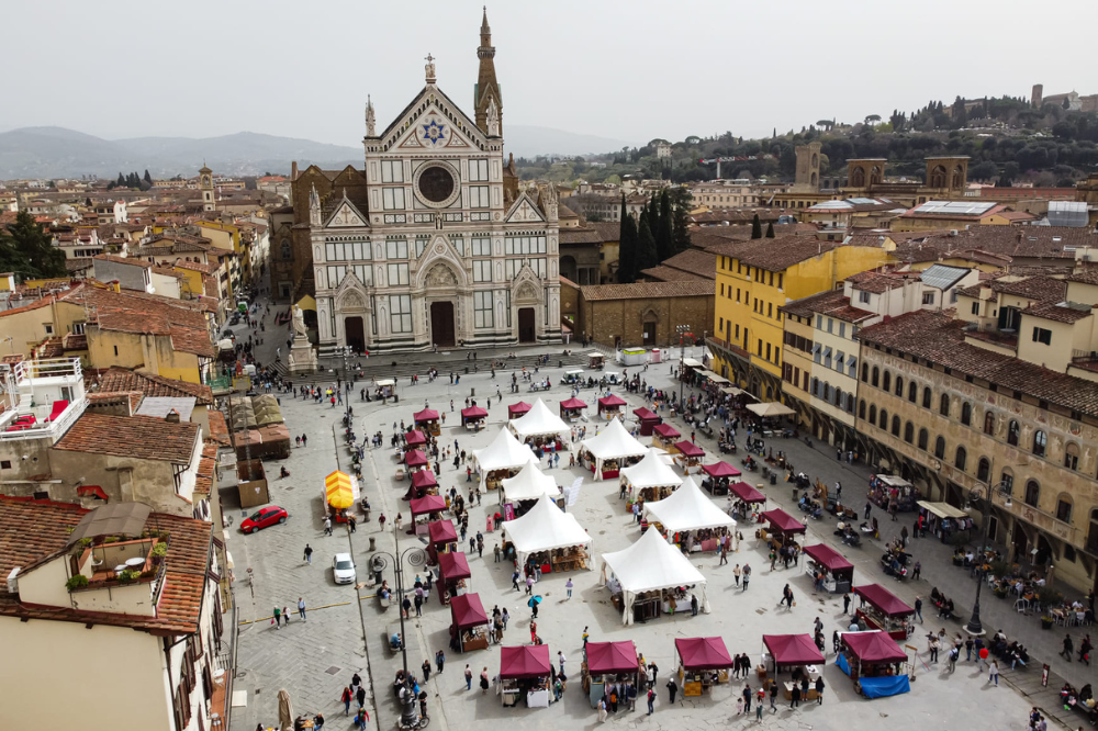 Fine settimana, Firenze Craft riporta in piazza Santa Croce il meglio dell'artigianato e della tradizione gastronomica fiorentina
