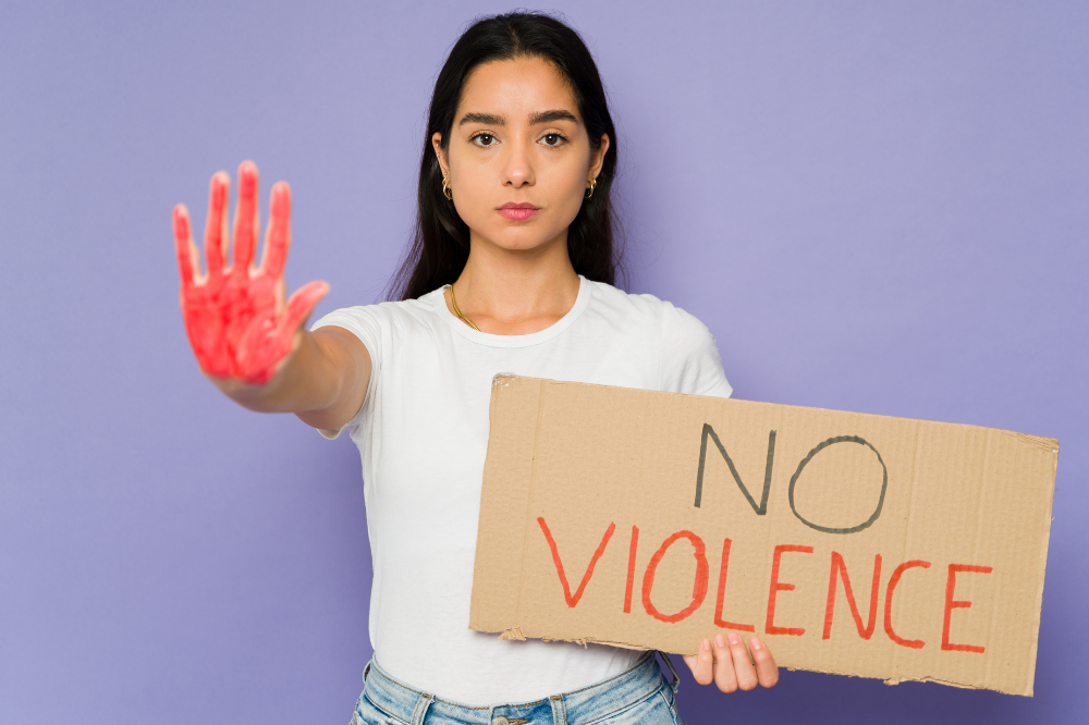 ItaliaHello ETS e Comune di Firenze lanciano la guida multilingue “Diciamo no a violenza”