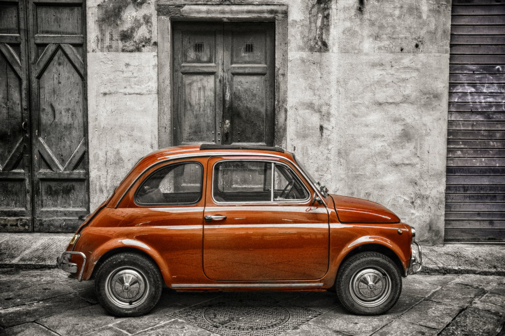 Auto d'epoca in mostra a Firenze per sensibilizzare sulla velocità