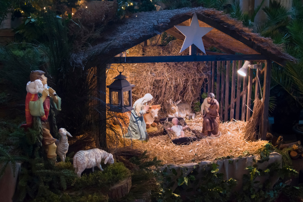 Presepe sul sagrato del Duomo a Firenze con statue di terracotta