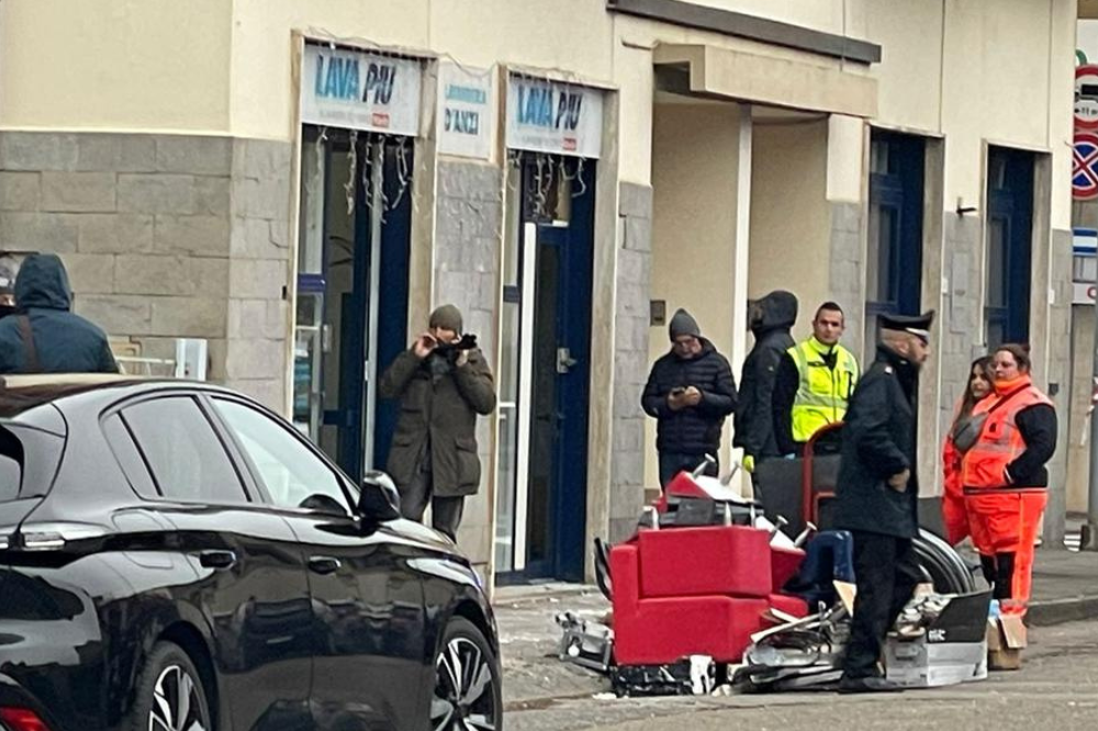 [AGGIORNATA] Uomo si barrica in lavanderia a Empoli