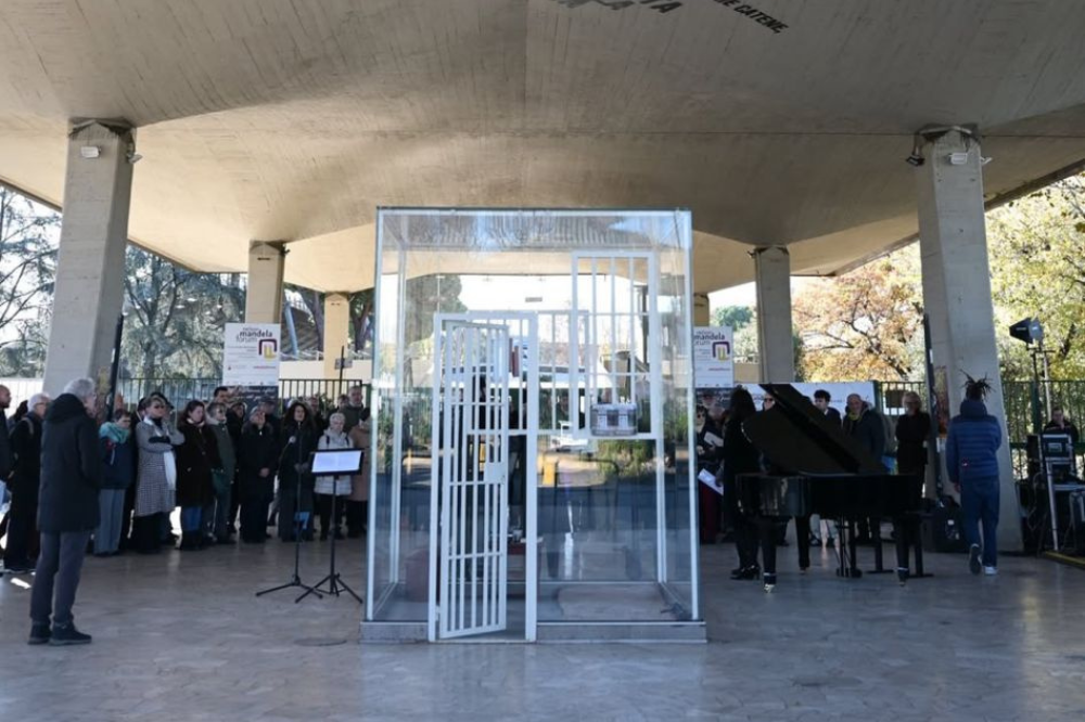 Firenze ha commemorato oggi l'undicesimo anniversario della scomparsa di Nelson Mandela