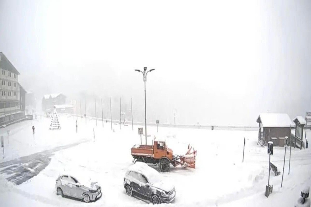 Neve all'Abetone e sull'Amiata, al momento caduti 15 cm