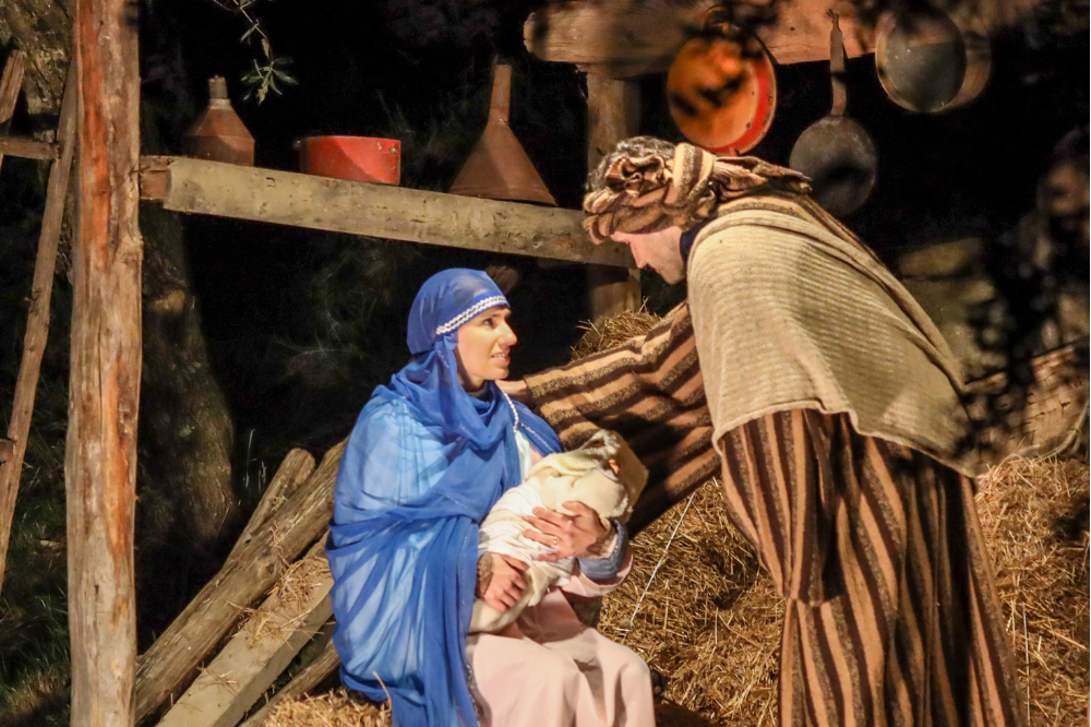 Torna, per la settima edizione, ‘Metti un presepe in vetrina’