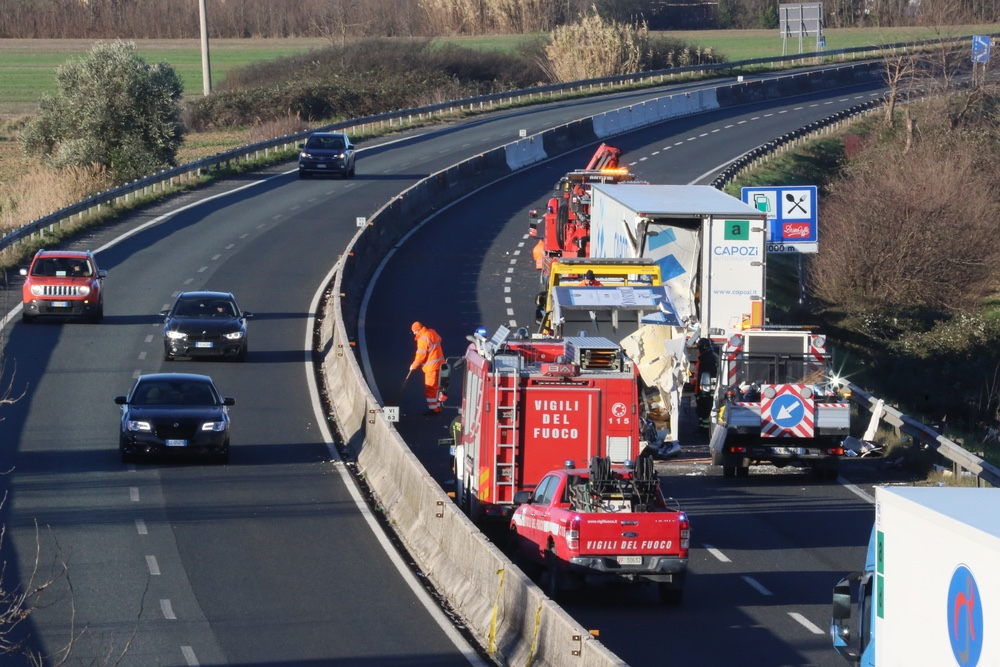 [AGGIORNAMENTO] Incidente in Fi-Pi-Li, traffico bloccato in direzione Livorno