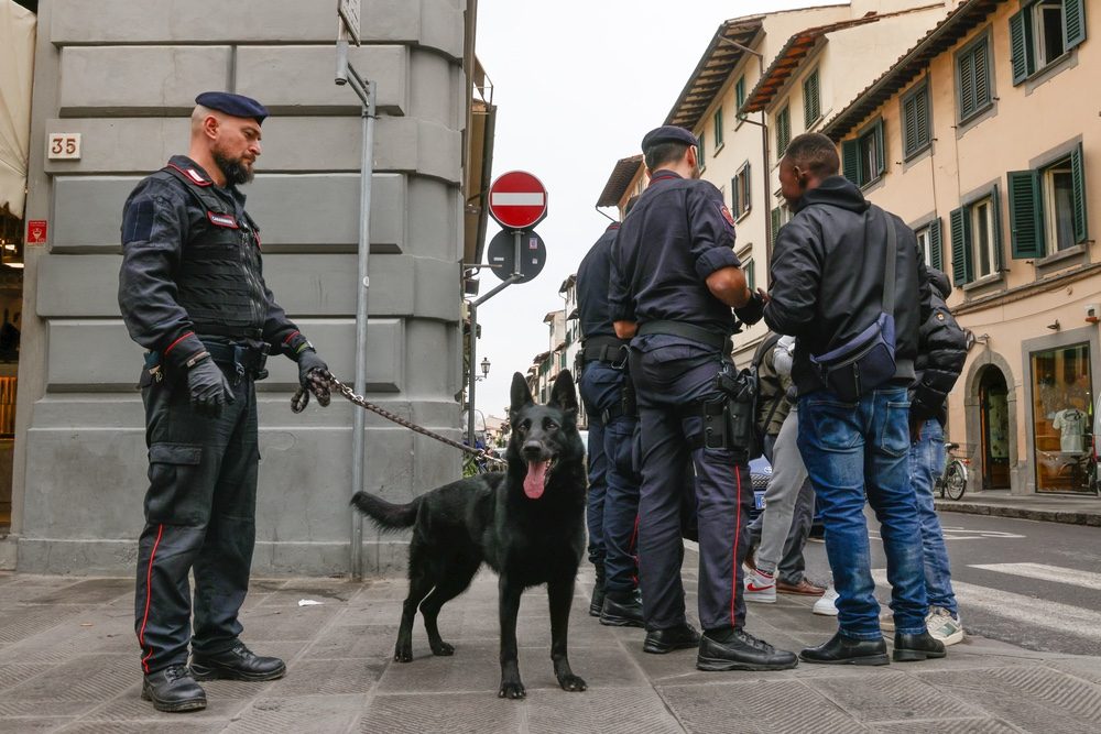 Grande operazione di pattugliamento della Polizia a Santa Maria Novella