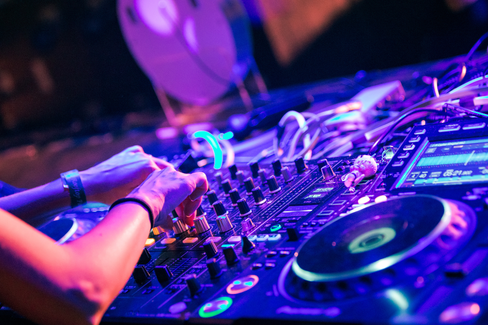 Stop di 15 giorni a una discoteca nel centro storico di Firenze