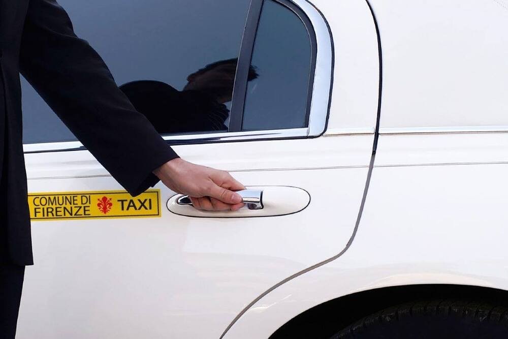 Tassisti: “Forse l'avvocatura di Firenze interpreta la legge al contrario”