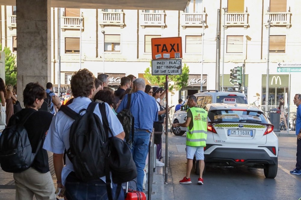 Caos taxi a Firenze, ora si muove anche l’Aduc