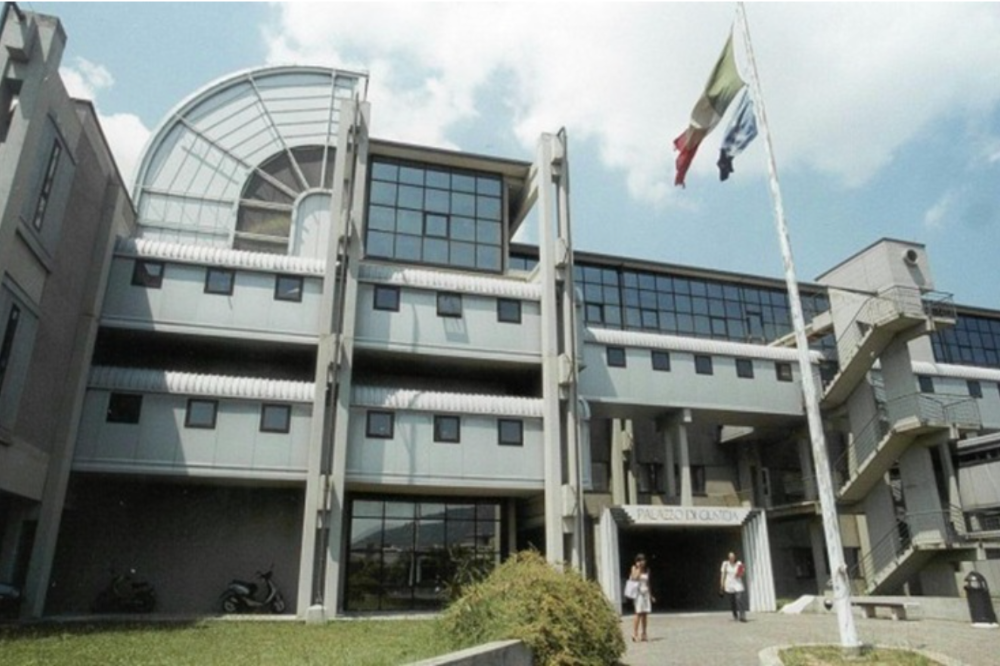 Prato “capitale” del gioco d’azzardo: scoperte 17 bische clandestine, 750mila euro sequestrati