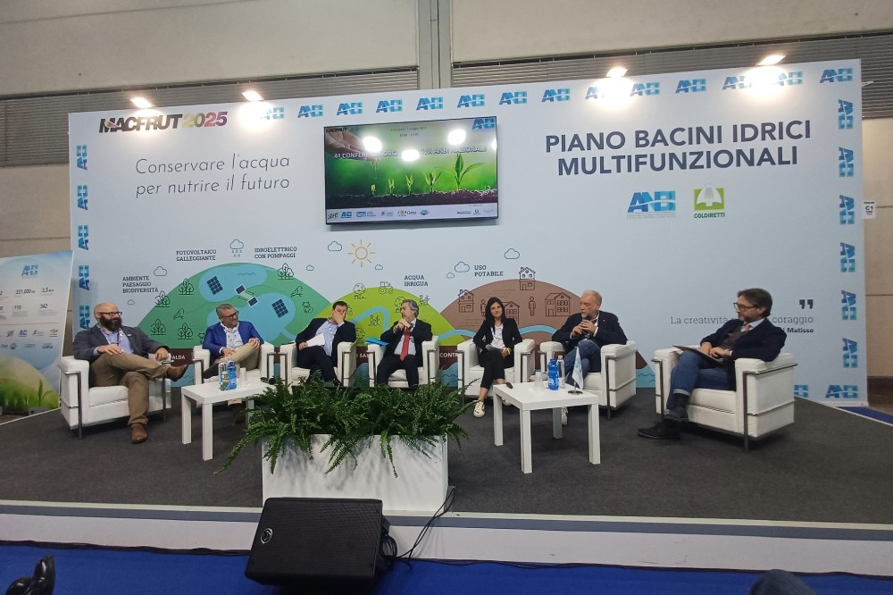 A Consorzi bonifica Toscana debutta l'assistente digitale, arriva “Amico Cbai“