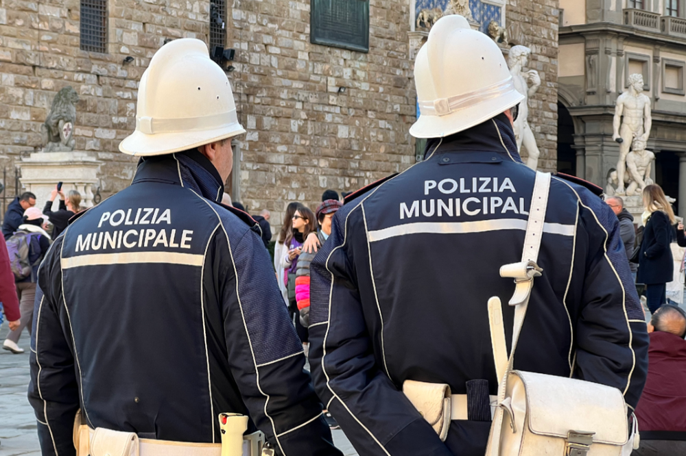 Sigilli ad un locale in pieno centro a Firenze