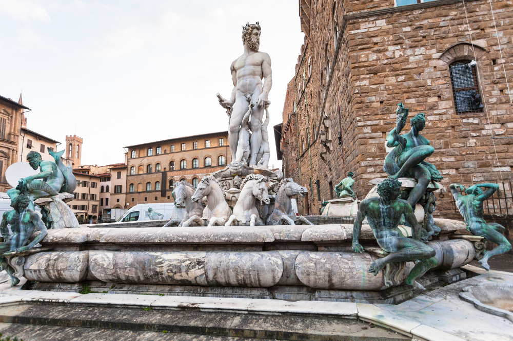 Al via la manutenzione della Fontana del Nettuno in piazza della Signoria