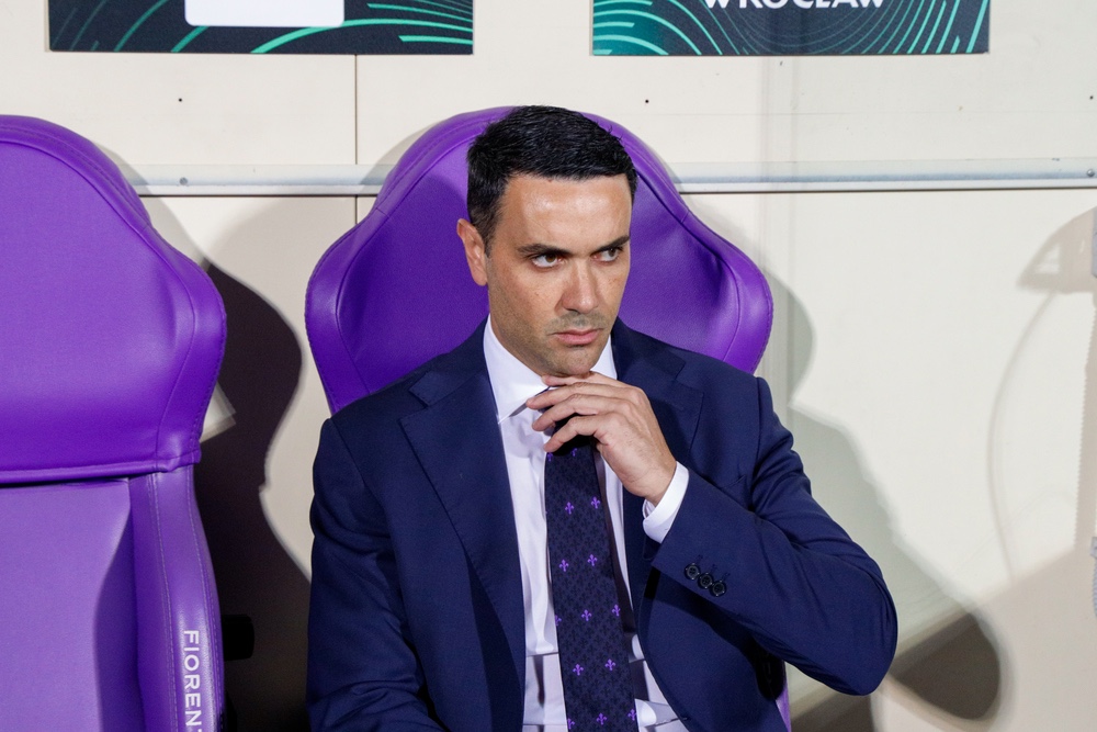 A.A.A Cercasi allenatore per club con forte ambizione