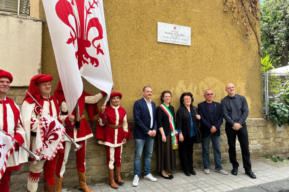 Firenze, scoperta una targa per il pugile Mario D'Agata