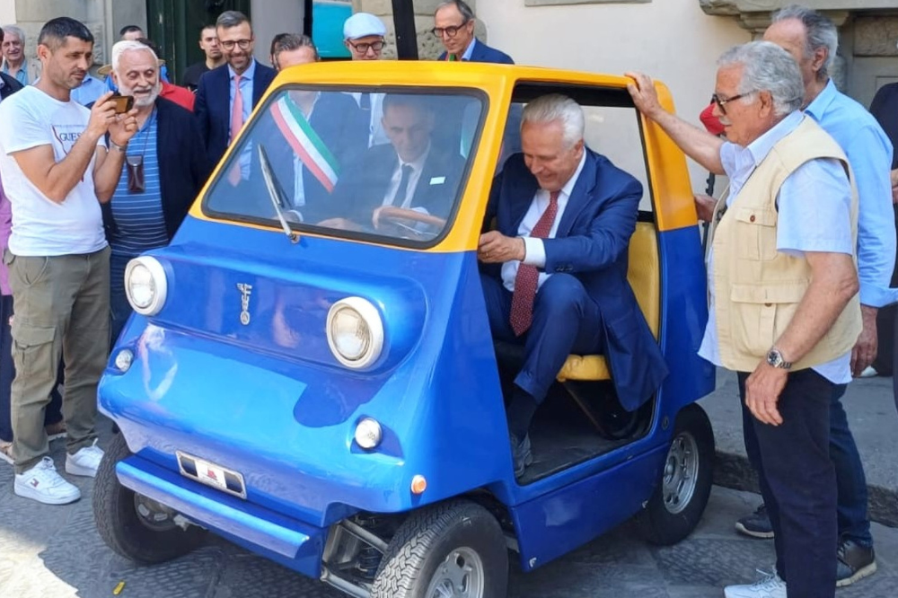 Una mostra per l'Urbanina, minicar elettrica degli anni '60