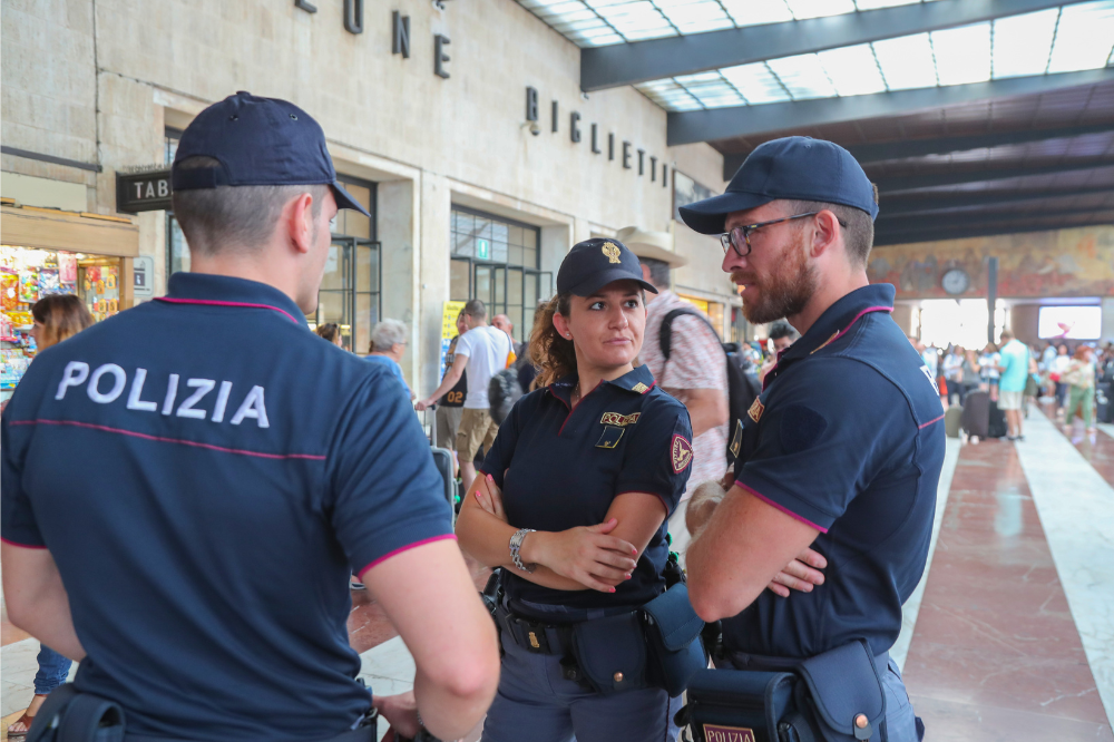 Firenze, arrestato un 23enne in via Ponte alle Mosse