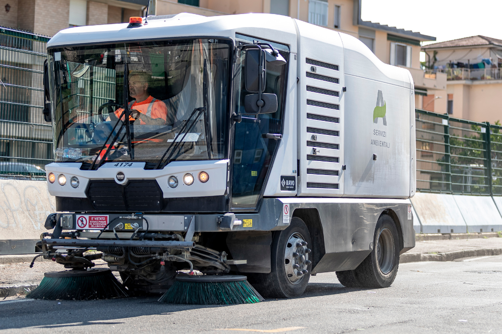 Empoli, potenziato il servizio di lavaggio del centro. Due interventi a settimana nel corso dell’estate