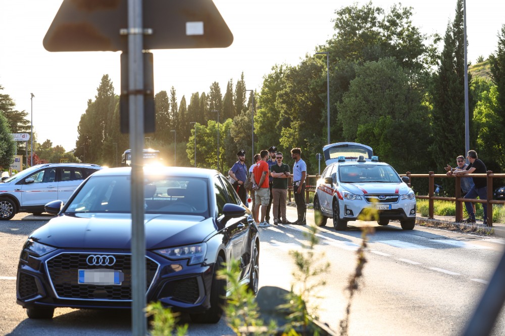 Auto contro un albero: un morto a Sesto Fiorentino