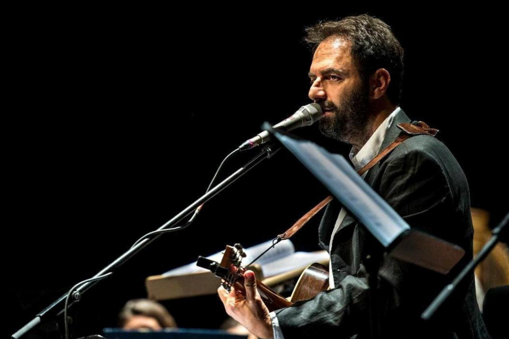 In ricordo di PAOLO BENVEGNÙ: NERI MARCORÈ, ORCHESTRA MULTIETNICA DI AREZZO, lun 4/8 Teatro Romano Fiesole 