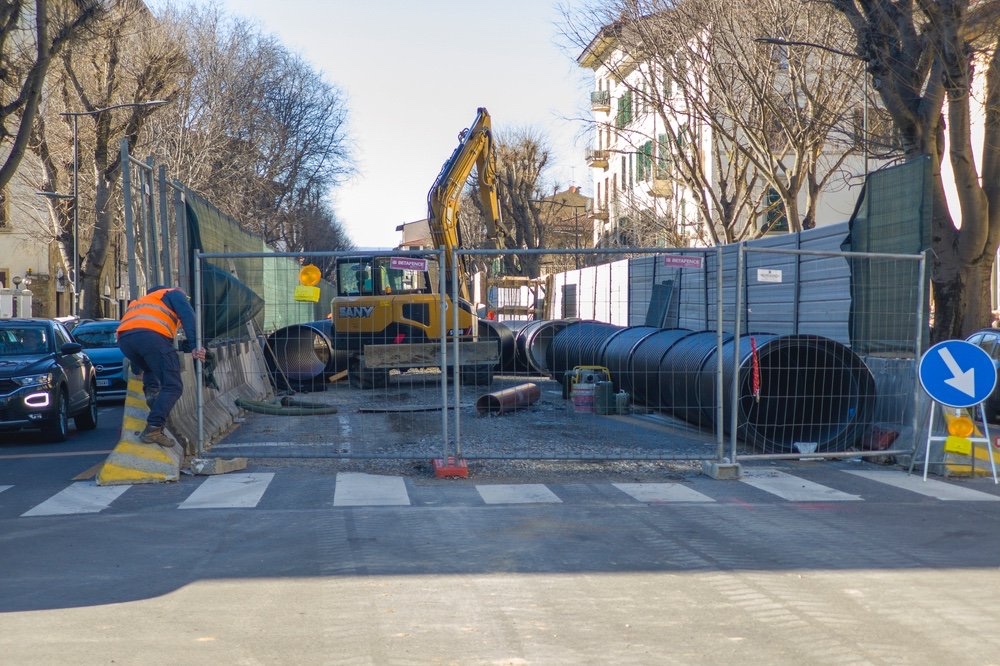 Via ai lavori in viale Europa, in attesa del ritorno del traffico